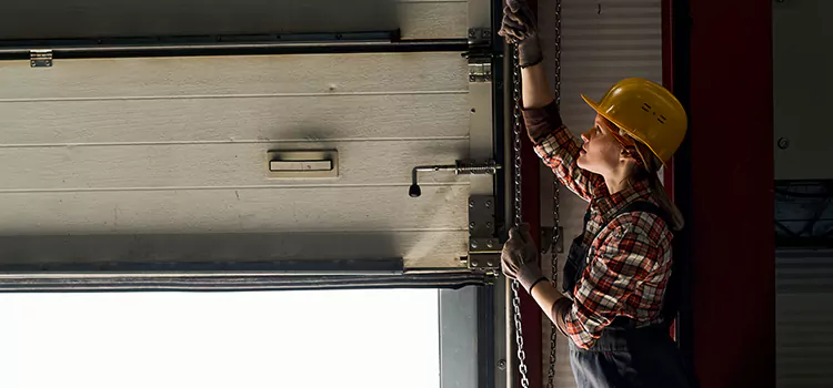 Addressing Common Garage Door Stoppage Issues in San Jacinto, CA